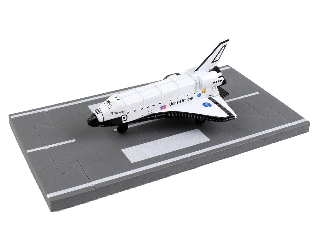 NASA 'Endeavour' Space Shuttle White 'United States' with Runway Section Diecast Model Airplane by Runway24