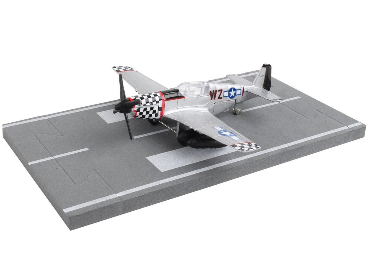 North American P-51 Mustang Fighter Aircraft Silver Metallic 'United States Army Air Force' with Runway Section Diecast Model Airplane by Runway24
