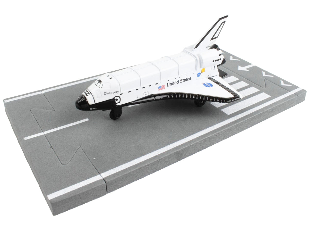 NASA 'Discovery' Space Shuttle White 'United States' with Runway Section Diecast Model Airplane by Runway24
