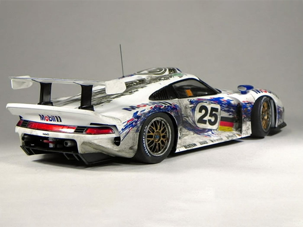 Model Kit Porsche 911 GT1 '24 Hours of Le Mans' (1996) 1/24 Scale Model by Tamiya