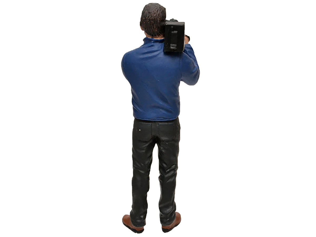 Camera Man Figurine I 'Camera Crew' for 1/18 Scale Models by American Diorama