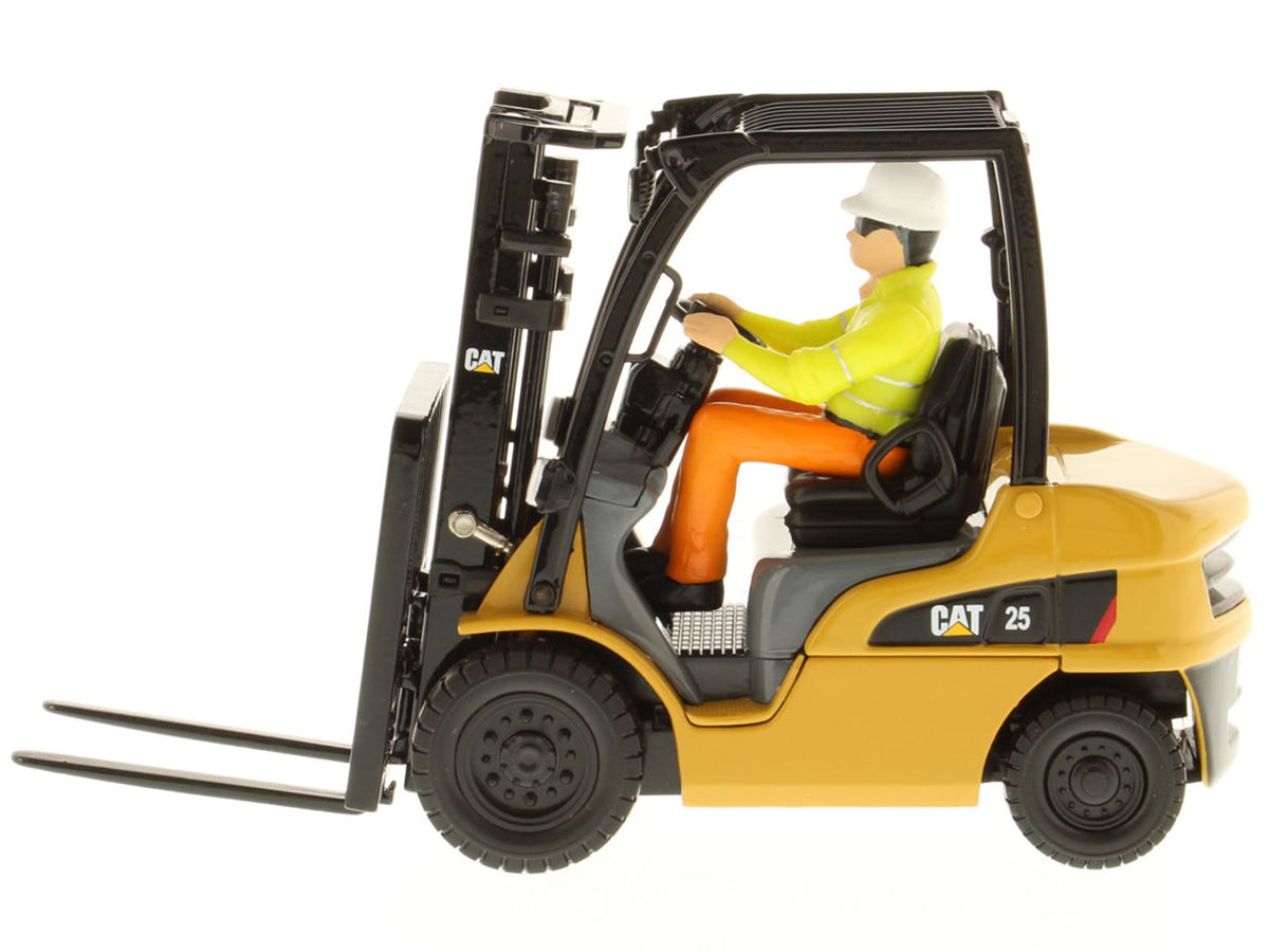 CAT Caterpillar DP25N DP/GP15-35N Range Lift Truck with Operator 'Core Classics Series' 1/25 Diecast Model by Diecast Masters