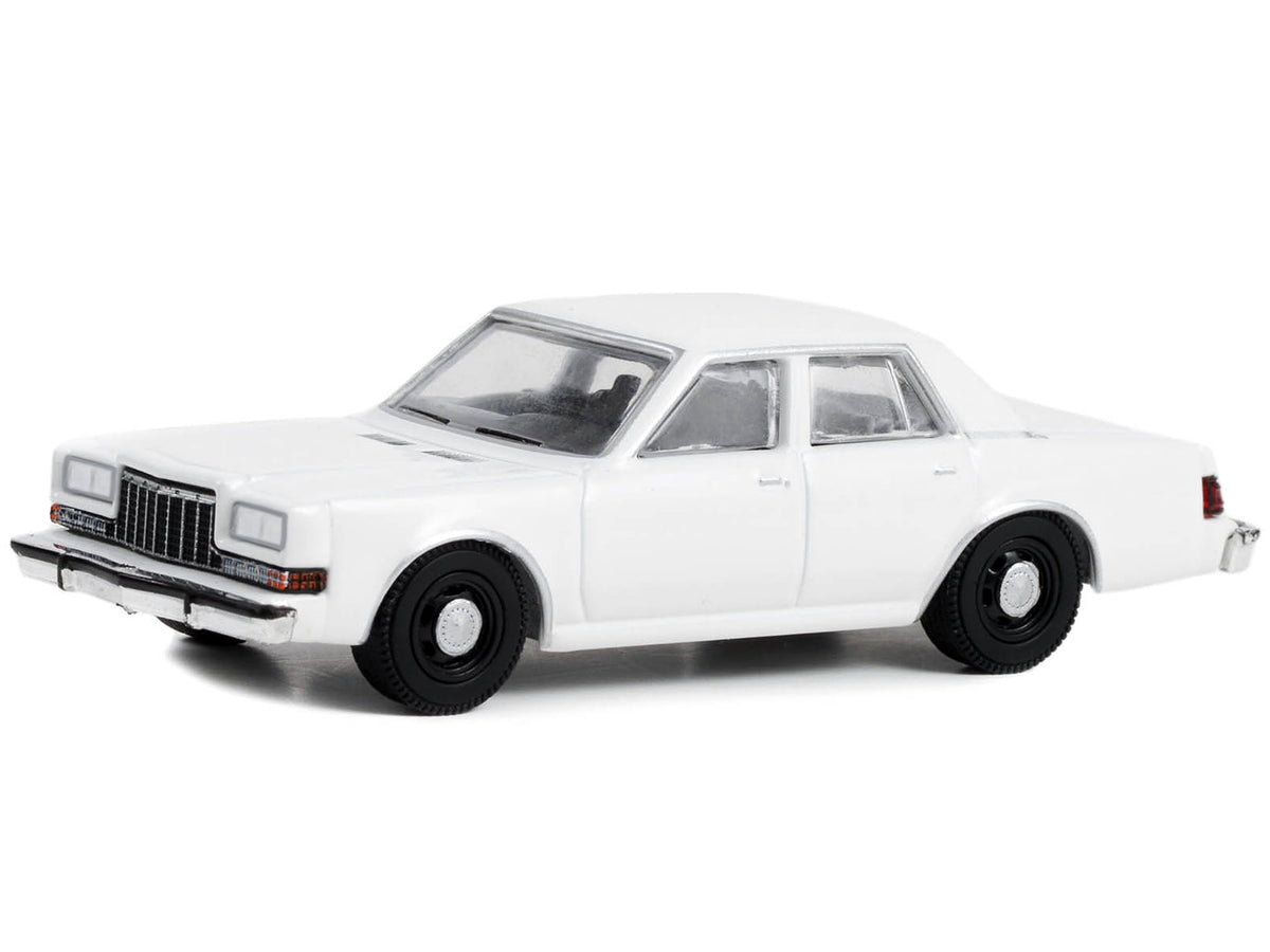1980-1989 Dodge Diplomat Police Unmarked White 'Hot Pursuit' 'Hobby Exclusive' Series 1/64 Diecast Model Car by Greenlight