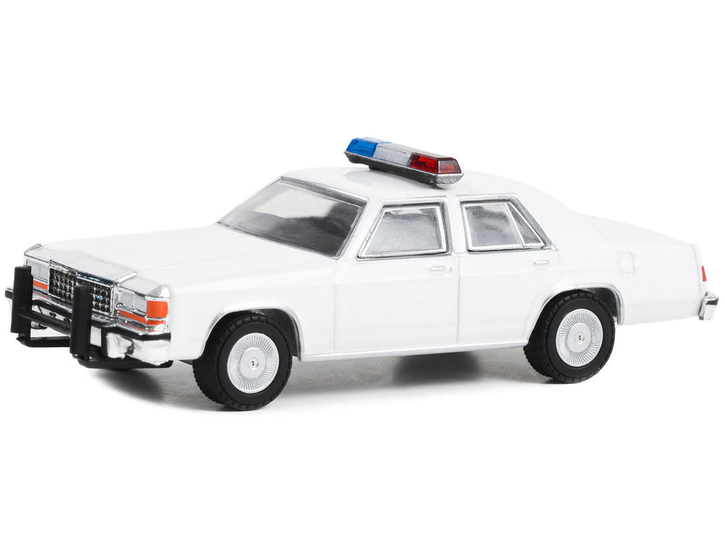 1980-1991 Ford LTD Crown Victoria Police White with Light Bar 'Hot Pursuit' 'Hobby Exclusive' Series 1/64 Diecast Model Car by Greenlight