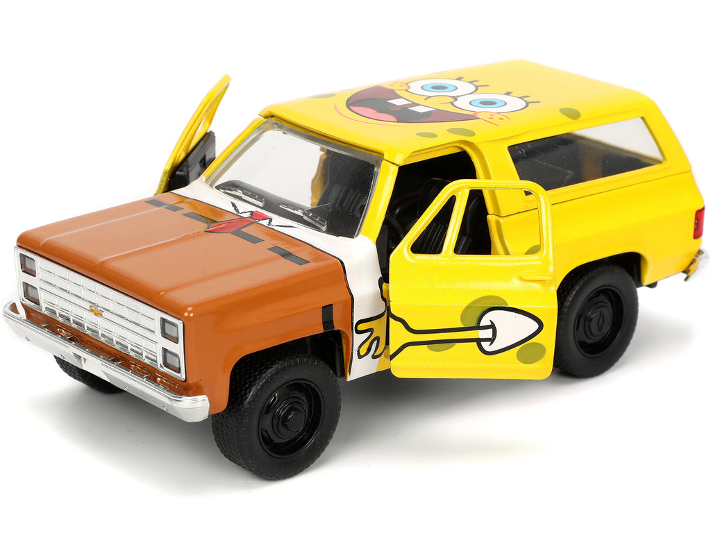 1980 Chevrolet K5 Blazer with SpongeBob SquarePants Diecast Figurine 'Hollywood Rides' Series 1/32 Diecast Model Car by Jada