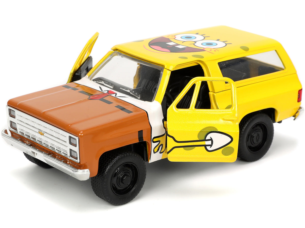 1980 Chevrolet K5 Blazer with SpongeBob SquarePants Diecast Figurine 'Hollywood Rides' Series 1/32 Diecast Model Car by Jada